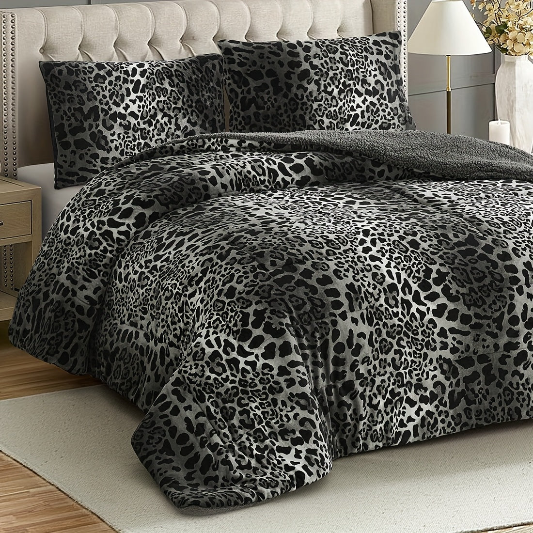 2/3pcs Fluffy Leopard Print Comforter Set, 3-Ply Sherpa Bedding, Extra Thick Reversible Bed Plush Blanket, Ultra Soft Cozy Winter Warm Quilt, Luxury Fuzzy (1 Comforter, 1/2 Pillowcases), Christmas And Birthday Gift, Twin/Queen/King/Cal King Size