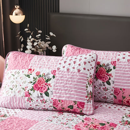 [Sweet Pink Quilted Bedding] 3pcs Sweet Pink Quilted Bedding, Floral Patchwork Style Print, Includes 1pc Bed Cover And 2pcs Pillowcases, Machine Washable, All-Season Use, Soft Breathable Comfortable Bedroom Dorm Decor Bedding