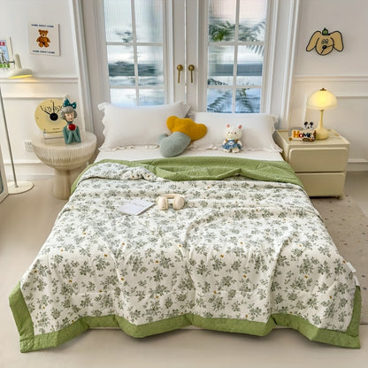 [Lightweight Summer Quilt] 1pc a Lightweight Summer Quilt - an Ultra-Soft Blanket Featuring Floral Designs, Ideal for Those Who Sleep Hot. Made from High-Quality Polyester with a Reverse Bean Velvet Texture, It Is Machine Washable And Perfect for Use in T
