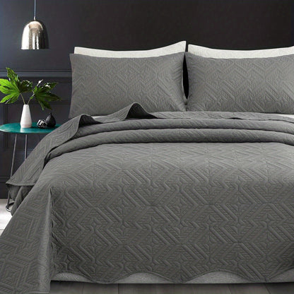 1pc Elegant Herringbone Quilted Bedspred - Soft, Breathable Polyester with Ruffle Detail, All-Season Coverlet for Modern Cabin Style Bedroom Decoration, Bed Decor