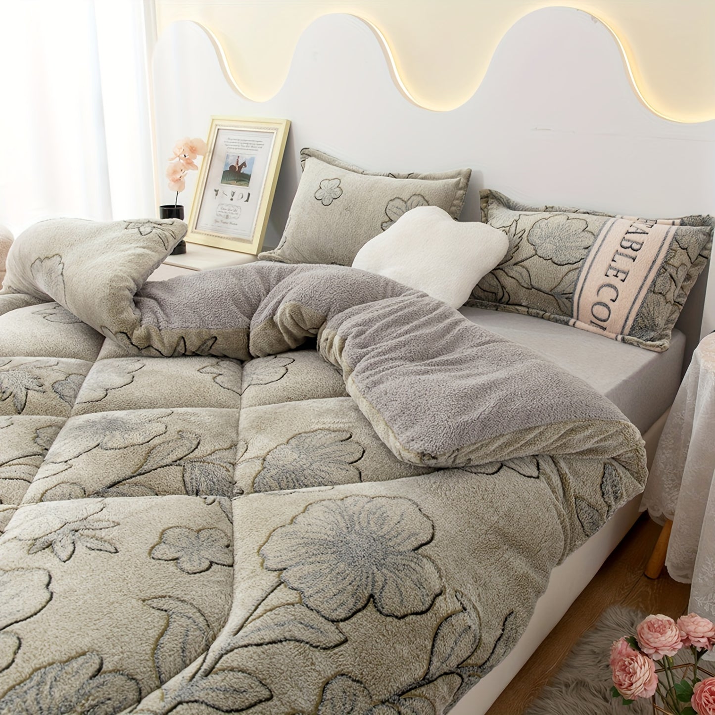 1pc Lamb Fleece/Milk Fleece/Flannel Quilt, Soft And Comfortable Warm Fluffy Thick Quilt Can Be Used in 4 Seasons, Retro And Elegant Green Floral Pattern Quilt, Suitable for Bedroom, Guest Room And Other Scenes (Excluding Pillowcases)