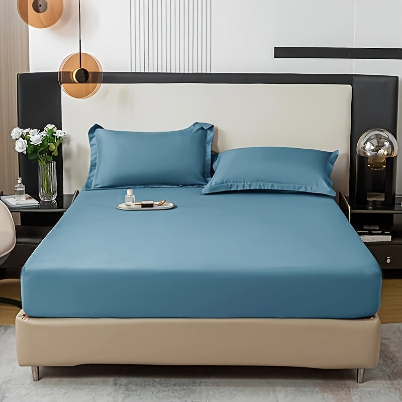 3pcs Skin-Friendly Solid Color Fitted Sheet Three-Piece Set (1 Fitted Sheet + 2 Pillowcases) Machine Washable Soft Fabric Close-Fitting And Comfortable 360° Full Coverage Non-Slip Mattress Protector