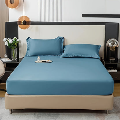 3pcs Skin-Friendly Solid Color Fitted Sheet Three-Piece Set (1 Fitted Sheet + 2 Pillowcases) Machine Washable Soft Fabric Close-Fitting And Comfortable 360° Full Coverage Non-Slip Mattress Protector