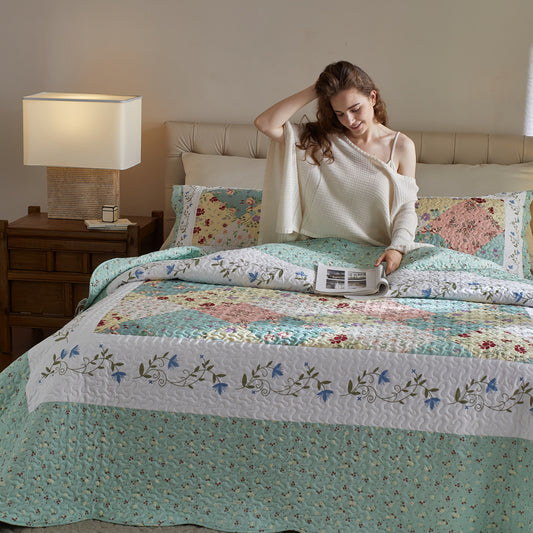 3pcs Green Patchwork Quilt Set Reversible Bedspread Lightweight Bedding with 2pcs Pillow Shams, All Season