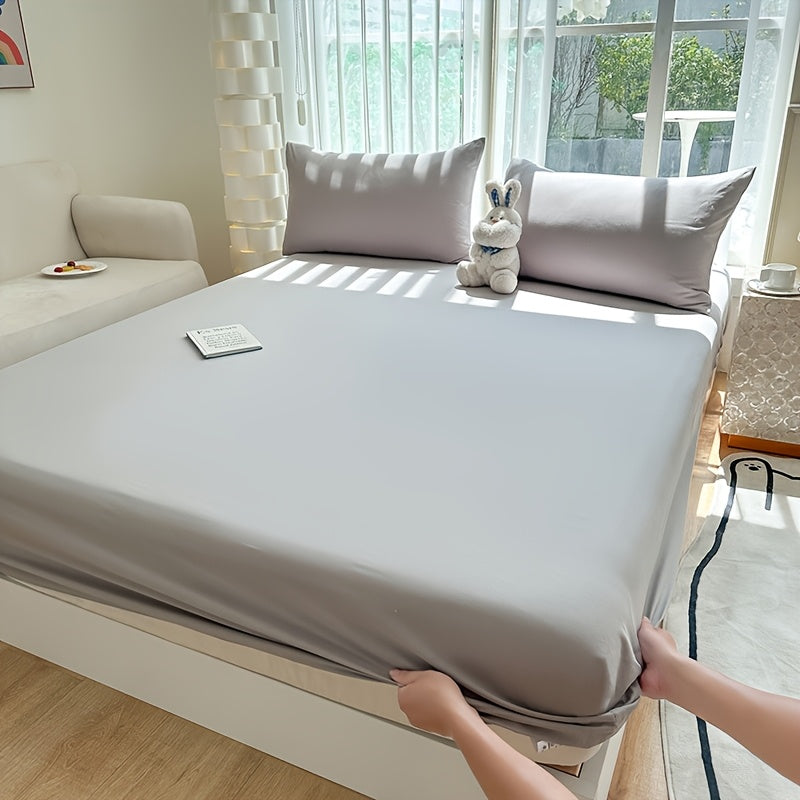 A Solid-color Fitted Sheet Without Pillowcases, a Soft and Comfortable Bedding Mattress Protector with a Non-slip Cover, Suitable for Bedrooms and Guest Rooms. Fitted Sheet Only