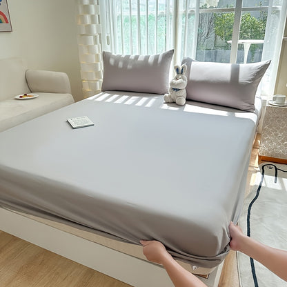 A Solid-color Fitted Sheet Without Pillowcases, a Soft and Comfortable Bedding Mattress Protector with a Non-slip Cover, Suitable for Bedrooms and Guest Rooms. Fitted Sheet Only