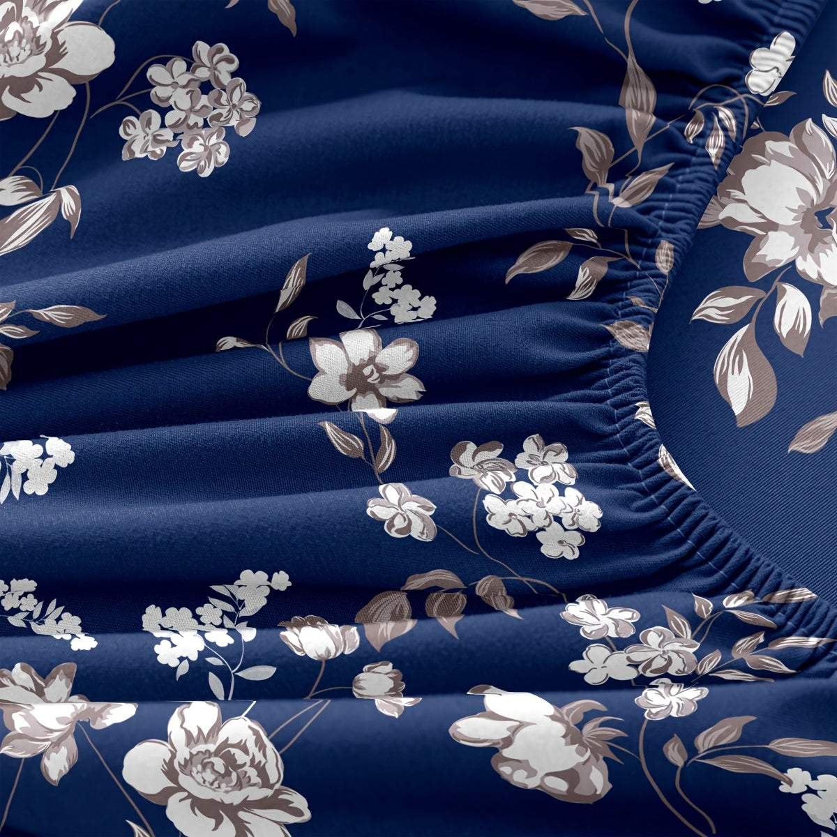 3pcs Fitted Sheet Set: 1 Fitted Sheet + 2 Pillowcases. Premium Printed Fitted Sheet. Combines Comfort and Style. Modern Design. Suitable for Student Dormitories, Small Bedrooms, and Hotels. All-season Use. No Filling. Soft, Skin-friendly, Breathable