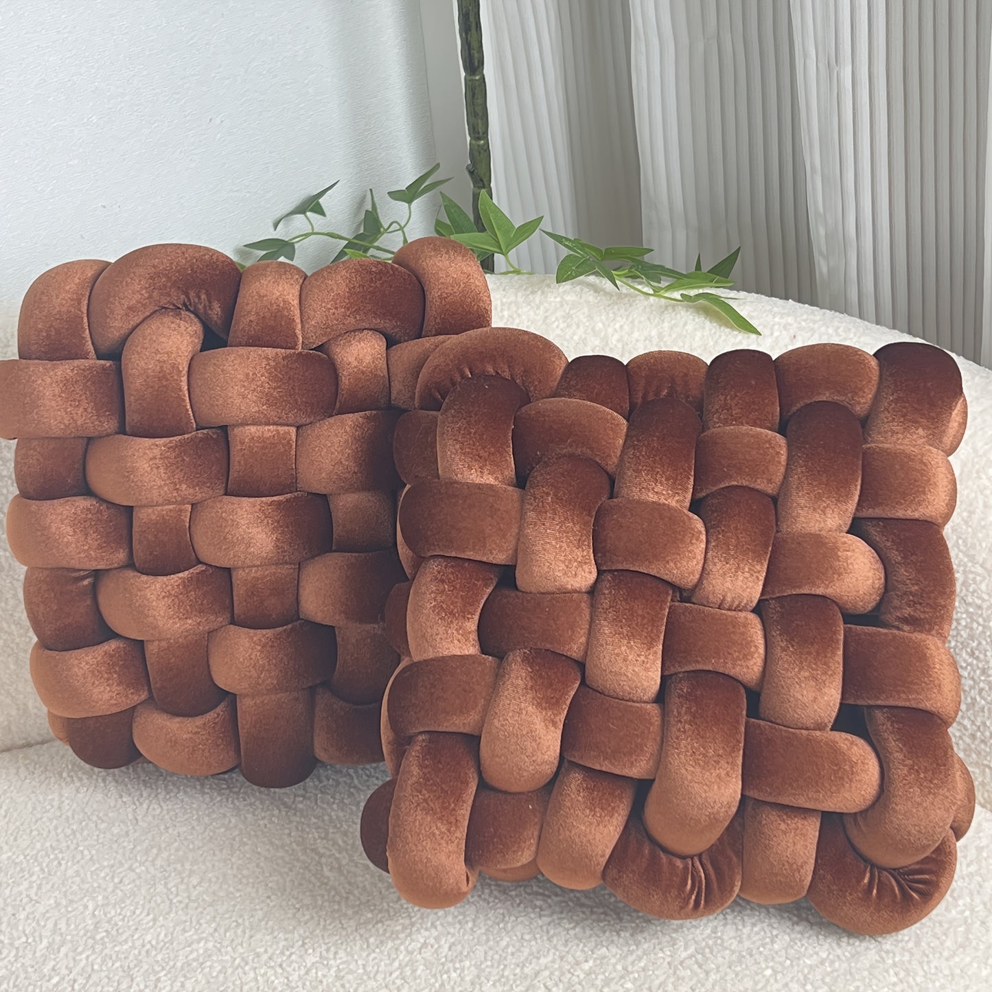 2pcs Set Golden Velvet Hand- Knotted Square Decorative Pillows, Knotted Floor Pillows, Suitable for Living Room Bay Window, Bedroom, Office, Sofa, Chair, Bed