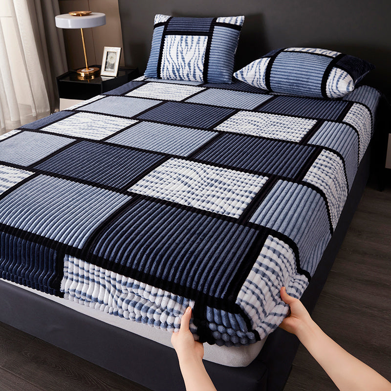 Fitted Sheet, Geometric Checkered Velvet Fitted Sheet, Machine Washable, Skin-friendly Soft Fabric, Thick Bedding, Suitable for All Four Seasons