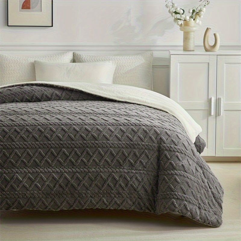 Thickened Warm Patchwork Quilt for Home Use, Luxurious Printed Lamb Blanket for Autumn And Winter, Fluffy Polyester Comforter, Oversized Double Bed Quilt for All Seasons, Soft And Comfortable Quilted Polyester Bedding