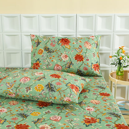 3pcs Fitted Sheet Set, Includes One Comfortable and Breathable Fitted Sheet and Two Pillowcases (pillow Inserts Not Included). Suitable for All Seasons, Featuring a Fresh Pea Green Base Adorned with Vibrant Red and Pink Blossoms. The Intertwined