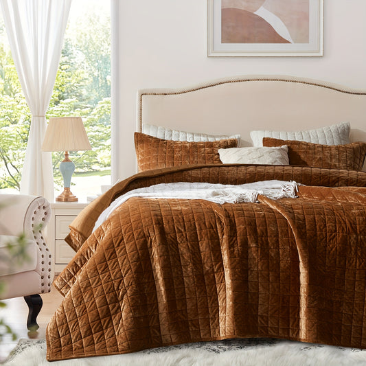 Velvet Quilt Set with Full, Queen, King And California King Size, Lightweight Velvet Comforter Set with 2 Pillow Shams, Soft Bedspread Coverlet, Solid Color Bed Cover for All Season