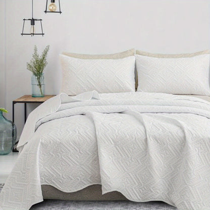 1pc Elegant Herringbone Quilted Bedspred - Soft, Breathable Polyester with Ruffle Detail, All-Season Coverlet for Modern Cabin Style Bedroom Decoration, Bed Decor