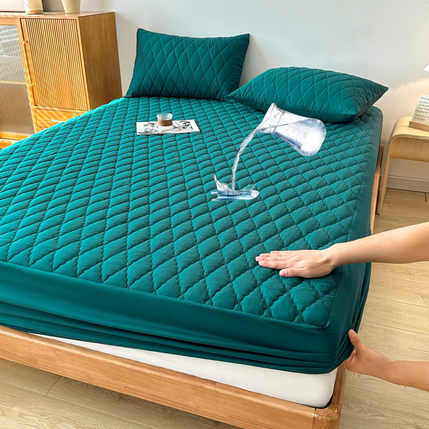 1pc Premium Ultra Soft Quilted Fitted Sheet, Liquid Resistant, Solid Color Mattress Protector, All Season for Bedroom Hotel Dorm Single And Double Beds (No Pillowcases)