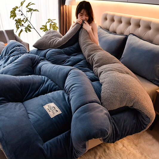 [Soft & Warm] Soft & Warm Plush Quilt | 3-Layer Thickened, Anti-Static, Extra Padded, Multi-Needle Quilting, Lightweight Modern Style Autumn/Winter Bedding for Comfortable Sleep in Cold Weather
