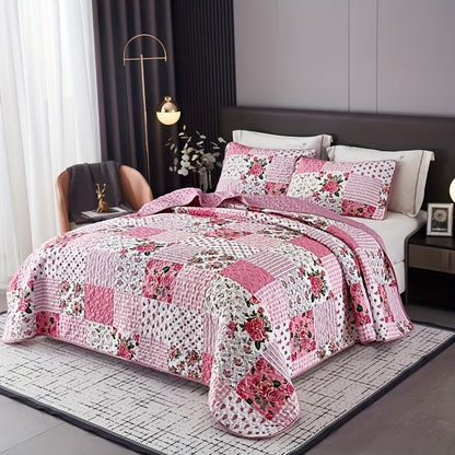 [Sweet Pink Quilted Bedding] 3pcs Sweet Pink Quilted Bedding, Floral Patchwork Style Print, Includes 1pc Bed Cover And 2pcs Pillowcases, Machine Washable, All-Season Use, Soft Breathable Comfortable Bedroom Dorm Decor Bedding