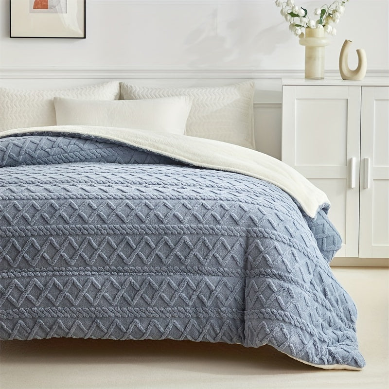 Thickened Warm Patchwork Quilt for Home Use, Luxurious Printed Lamb Blanket for Autumn And Winter, Fluffy Polyester Comforter, Oversized Double Bed Quilt for All Seasons, Soft And Comfortable Quilted Polyester Bedding