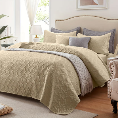 Set of Quilts in Twin, Queen, King, Or California King Sizes, Available in Lightweight Options of White, Black, Olive Green, Burnt Orange, And Sage Green. These Soft Microfiber Summer Quilts Serve As Luxurious Warm Coverlets Suitable for Any Season