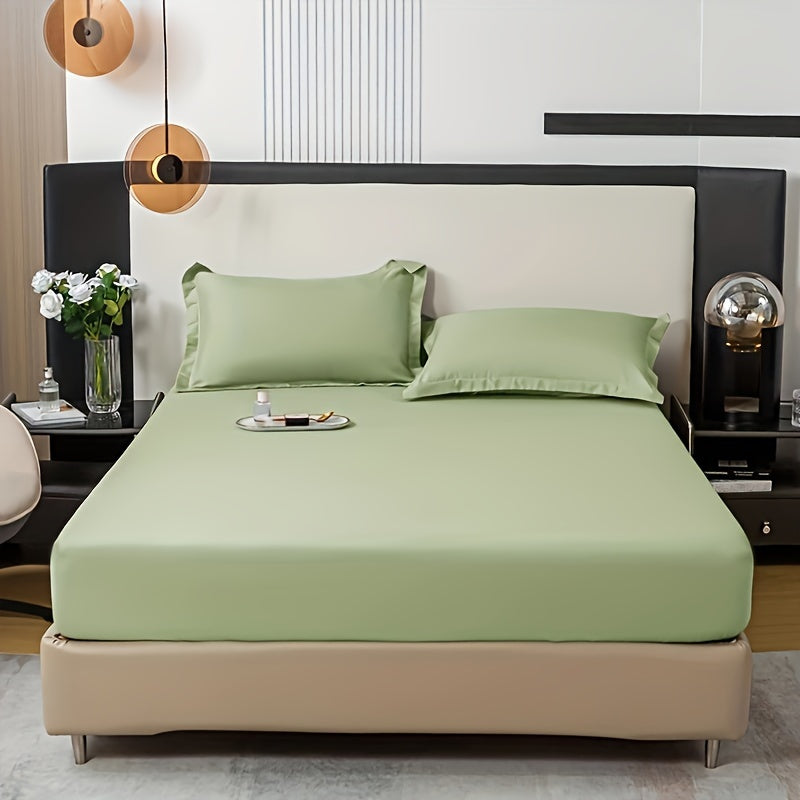 3pcs Skin-Friendly Solid Color Fitted Sheet Three-Piece Set (1 Fitted Sheet + 2 Pillowcases) Machine Washable Soft Fabric Close-Fitting And Comfortable 360° Full Coverage Non-Slip Mattress Protector
