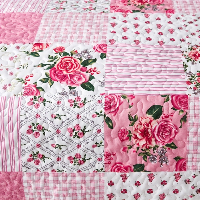 [Sweet Pink Quilted Bedding] 3pcs Sweet Pink Quilted Bedding, Floral Patchwork Style Print, Includes 1pc Bed Cover And 2pcs Pillowcases, Machine Washable, All-Season Use, Soft Breathable Comfortable Bedroom Dorm Decor Bedding