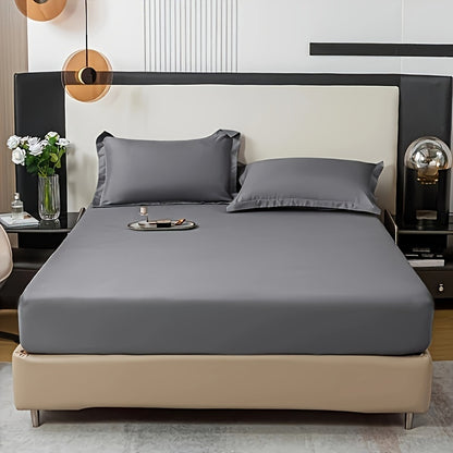 3pcs Skin-Friendly Solid Color Fitted Sheet Three-Piece Set (1 Fitted Sheet + 2 Pillowcases) Machine Washable Soft Fabric Close-Fitting And Comfortable 360° Full Coverage Non-Slip Mattress Protector