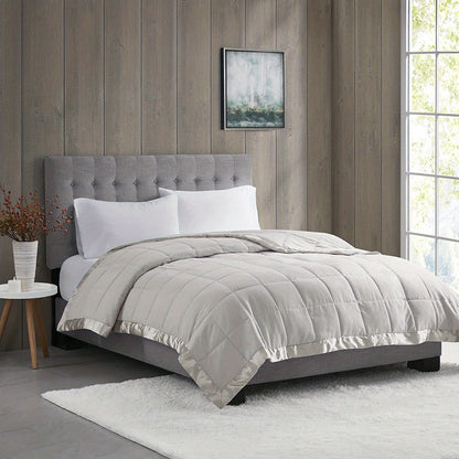 1pc Beyond Cloud Contemporary Lightweight Summer Blanket, Hypoallergenic Microfiber Cooling Quilted Comforter, All-Season Multipurpose Bedding, 59.06x78.74inch, with Satin Trim, Machine Washable, for Twin/Queen/King Size