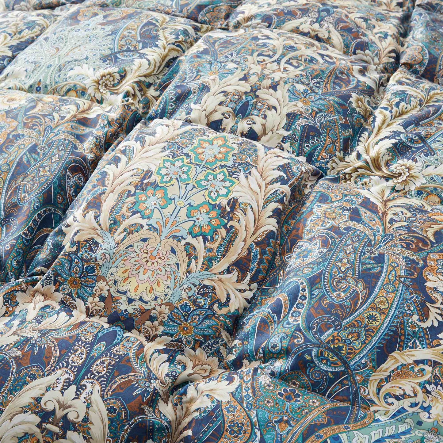 Puredown Oversized Boho Paisley Flower Down Comforter, King or Queen Bed Blanket