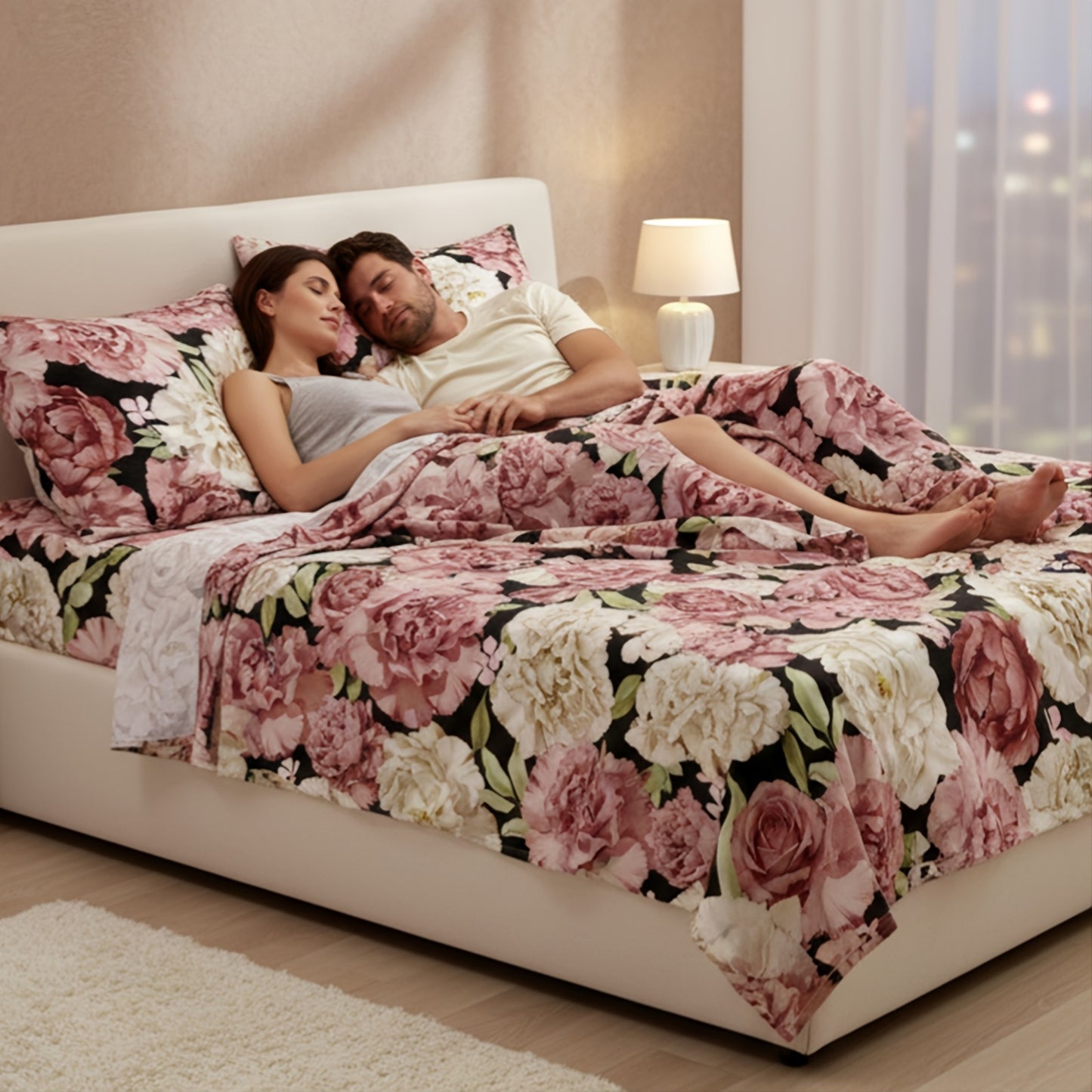 This Set of Four Peony-Patterned Fitted Sheets Is Crafted from Soft, Breathable Microfiber Material, Ensuring Comfort. It Comes with a Deep-Pocket Sheet, a Chic Bedspread, And Two Pillowcases. Perfect for a Family Bedroom