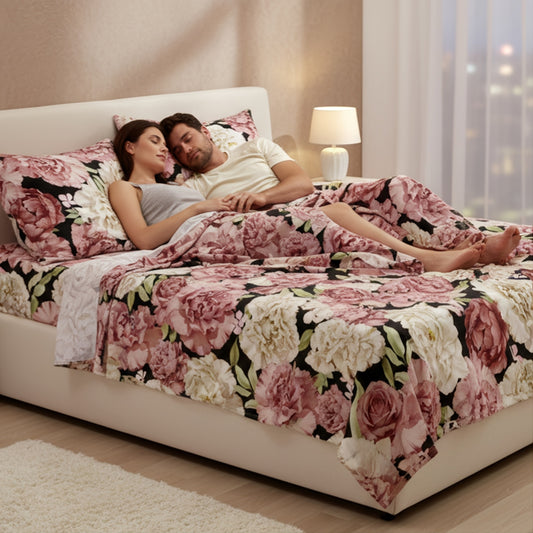 This Set of Four Peony-Patterned Fitted Sheets Is Crafted from Soft, Breathable Microfiber Material, Ensuring Comfort. It Comes with a Deep-Pocket Sheet, a Chic Bedspread, And Two Pillowcases. Perfect for a Family Bedroom